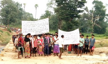 एड्समेटा मामले में सरकार की चुप्पी ..ग्रामीणों ने कहा--पहले जवानों पर हो कार्यवाही,उसके बाद ही लेंगे मुआवजा...