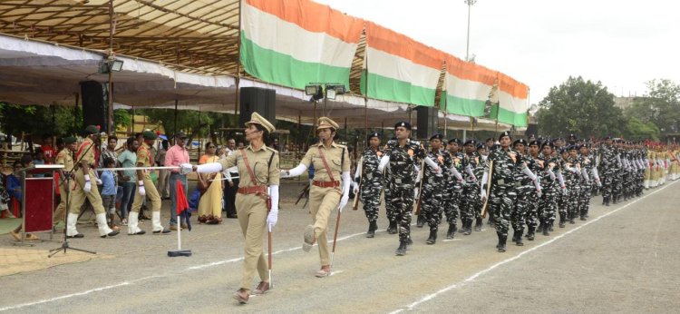 स्वतंत्रता दिवस में संसदीय सचिव द्वारिकाधीश यादव होंगे मुख्य अतिथि स्वतंत्रता दिवस की तैयारियों का अंतिम रिहर्सल