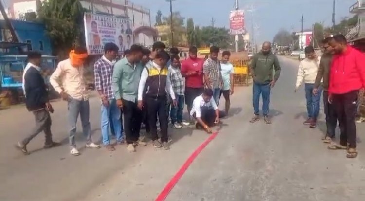 कलेक्टर के ट्रांसफर के बाद कांग्रेसियों ने की आतिशबाजी ,विनीत नंदनवार को मंत्रालय किया गया अटैच, भ्रष्टाचार का लगा था आरोप