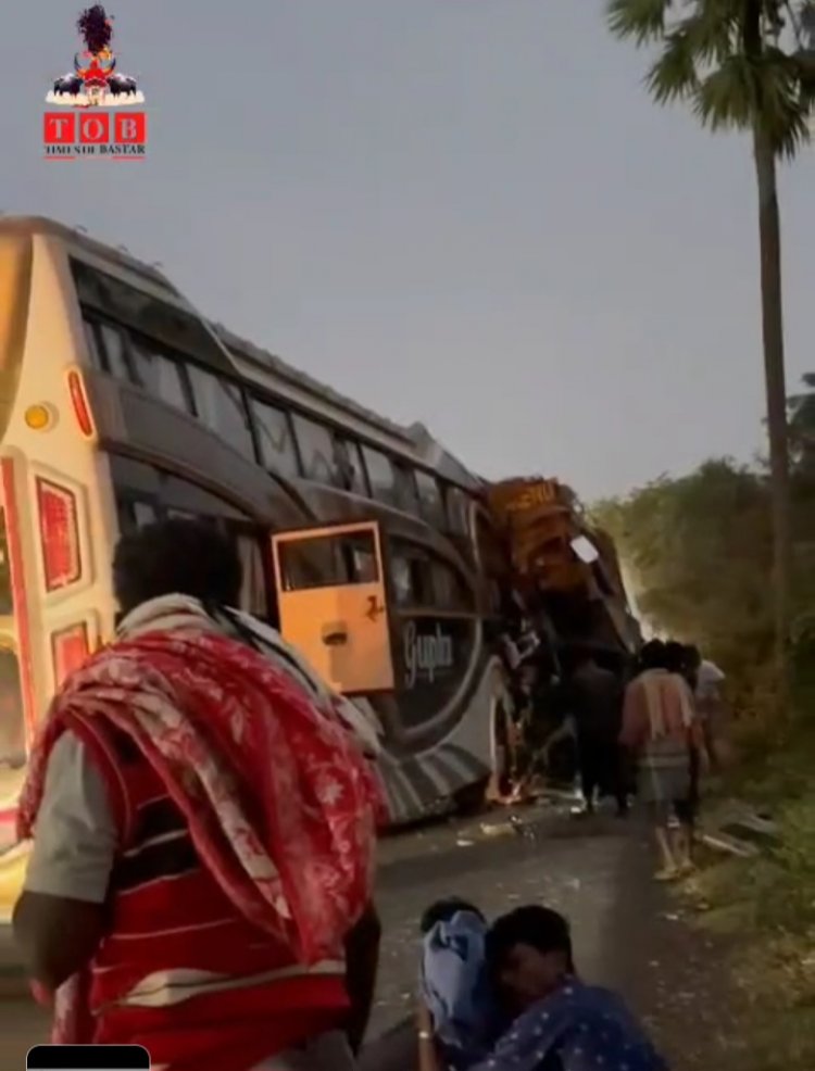 यात्री बस और ट्रक की टक्कर, चालक की मौत,जगदलपुर से तिरुपति के लिए निकली थी बस, आंध्रप्रदेश के नेल्लूर में हुआ हादसा,