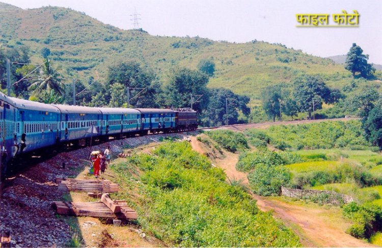 2 दिन तक किरंदुल नहीं जाएगी यात्री ट्रेनें कमालूर में निर्माणकाम के चलते लिया गया निर्णय, जगदलपुर होगा अंतिम स्टॉपेज