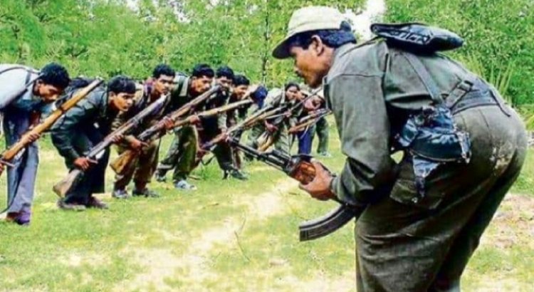 दंतेवाड़ा में फिर बड़ी नक्सल घटना करने वाले थे नक्सली, गोला-बारूद के जखीरा के साथ आंध्र-ओडिशा के बड़े लीडर्स का था जमावड़ा, सरेंडर नक्सली ने किया खुलासा