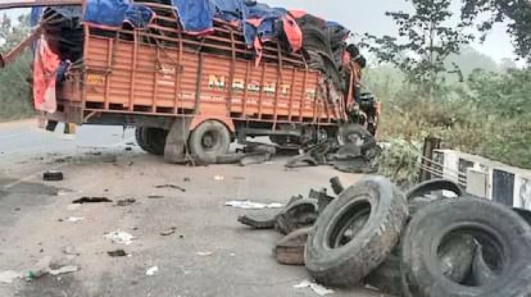 बस्तर नेशनल हाईवे 30 मे बीती रात दो ट्रकों के बीच जबरदस्त टक्कर , एक ड्राइवर की मौत, 3 लोग घायल