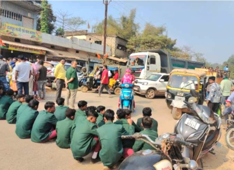एकलव्य आदर्श छात्रावास के अधीक्षक एवं प्राचार्य हटाये गये, निलंबन का प्रस्ताव भेजा गया