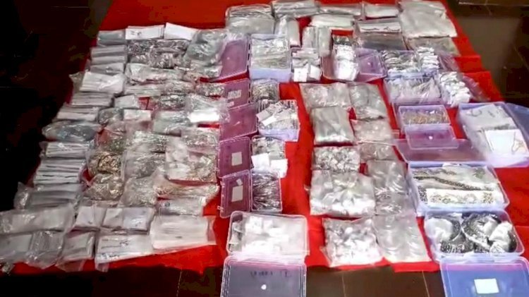 ब्रेकिंग : भारी मात्रा में चांदी के आभूषण जब्त...कीमत जानकर उड़ जाएंगे आपके होश