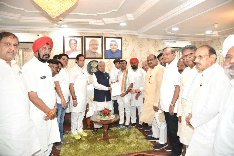कोयलीबेड़ा नक्सल मुठभेड़ की हाईकोर्ट के जज से न्यायिक जांच के लिये कांग्रेस ने राज्यपाल को सौंपा ज्ञापन