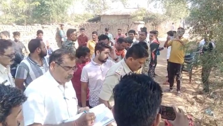 CG ब्रेकिंग: सड़क किनारे मिली युवक की लाश...हत्या कर फेंकने की आशंका