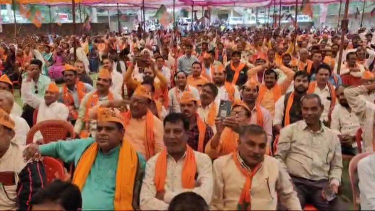 CG ब्रेकिंग : लोकसभा चुनाव से पहले कांग्रेस को बड़ा झटका….1500 से अधिक कार्यकर्ता बीजेपी में हुए शामिल