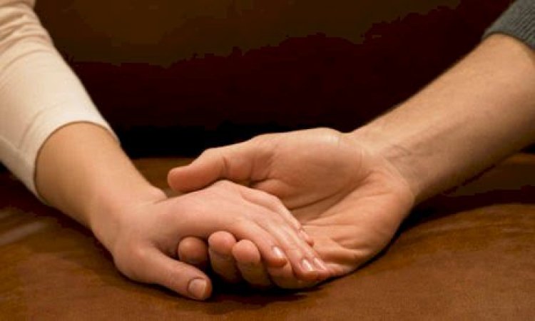 अजब प्रेम की गजब कहानी : कुंवारी लड़की को दो बच्चे के पिता से हुआ प्यार,फिर जो हुआ
