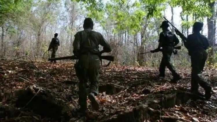BREAKING: बीजापुर में पुलिस और नक्सलियों के बीच मुठभेड़,एक नक्सली ढेर...हथियार भी बरामद