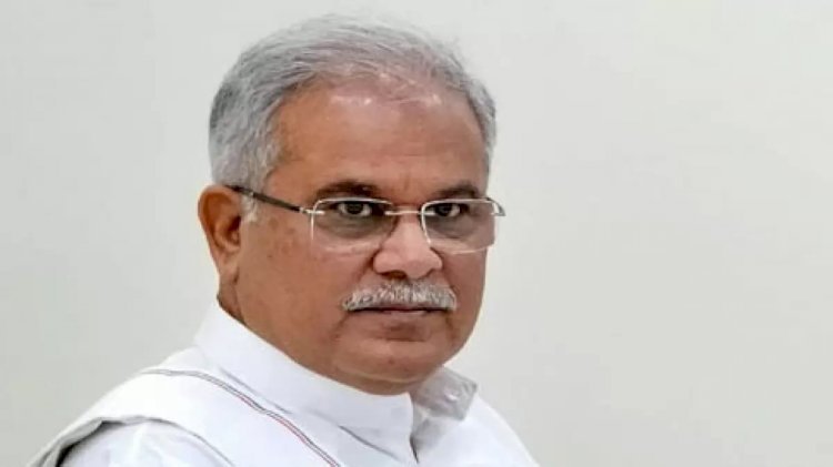 पूर्व मुख्यमंत्री भूपेश बघेल की फिर बढ़ी मुश्किलें : निलंबित आरक्षक ने पूर्व मुख्यमंत्री पर लगाए ये गंभीर आरोप, कहा - मुझे और मेरे परिवार को...