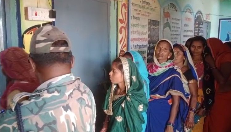 कौन सी पार्टी की रंग लाएगी मेहनत ? छत्तीसगढ़ की 3 सीटों पर अब तक 63 प्रतिशत मतदान संपन्न