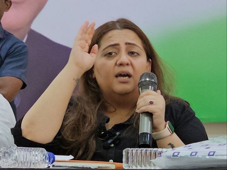 BREAKING : राधिका खेड़ा ने आखिरकार दे दिया इस्तीफा, छत्तीसगढ़ के कांग्रेस संचार प्रमुख से हुआ था विवाद