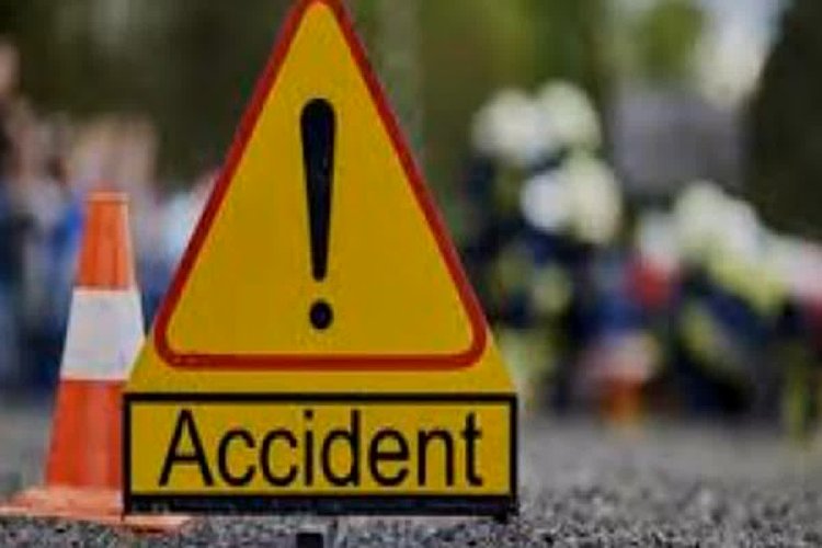 Road Accident: भीषण सड़क हादसे में तीन दोस्तों की मौत, ट्रक और कार में हुई जोरदार टक्कर