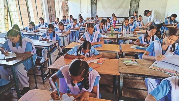 10वीं-12वीं के छात्र-छात्राओं के लिए बड़ी खबर, अब परीक्षा साल में तीन बार लेने की तैयारी