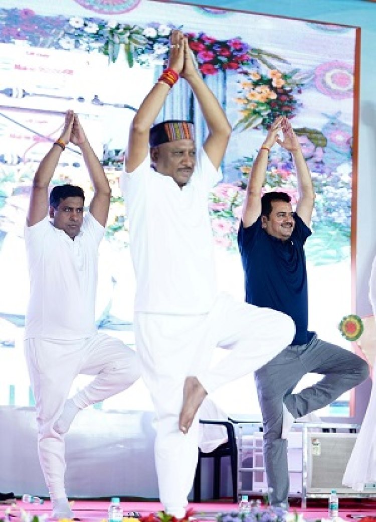योग की प्राचीन परंपरा हम सभी को स्वस्थ जीवन पद्धति से जोड़ती है: मुख्यमंत्री साय