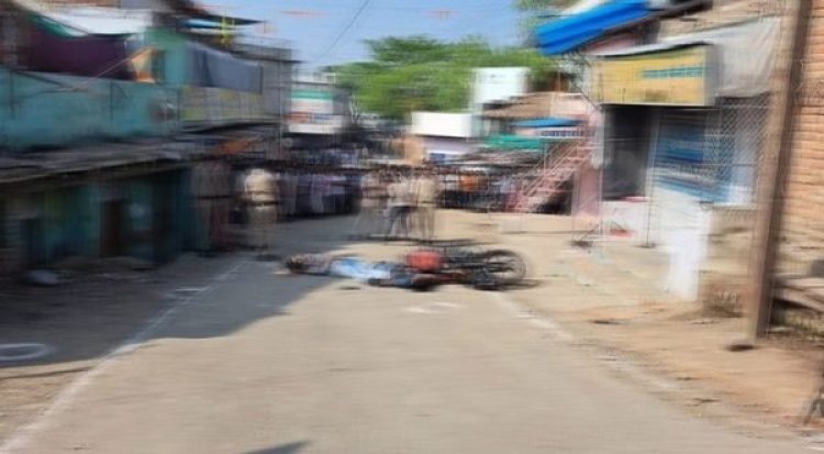 Crime : दिनदहाड़े तीन हत्याओं से दहला दमोह, पिता का काटा गला और दो बेटोें को पर चलाई गोली…