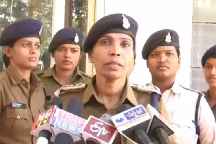 रिश्वत लेते महिला थाना प्रभारी पकड़ाई रंगे हाथ, एसीबी-ईओडब्ल्यू ने की कार्रवाई, पढ़ें पूरी खबर...