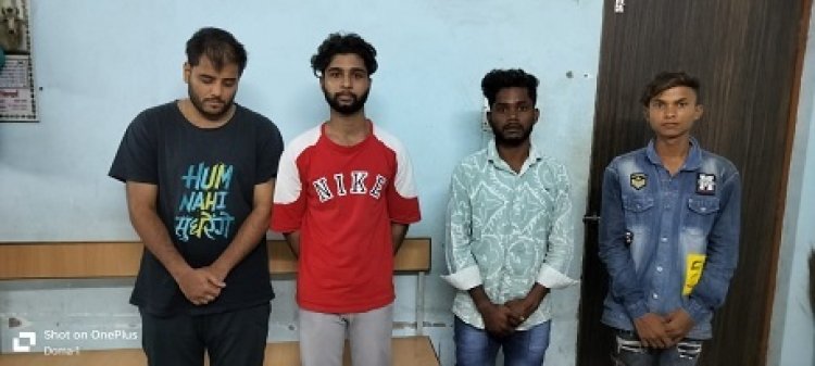 देह व्यापार का भंडाफोड़...पुलिस ने छापामार कार्रवाई में युवती और चार लड़कों को पकड़ा