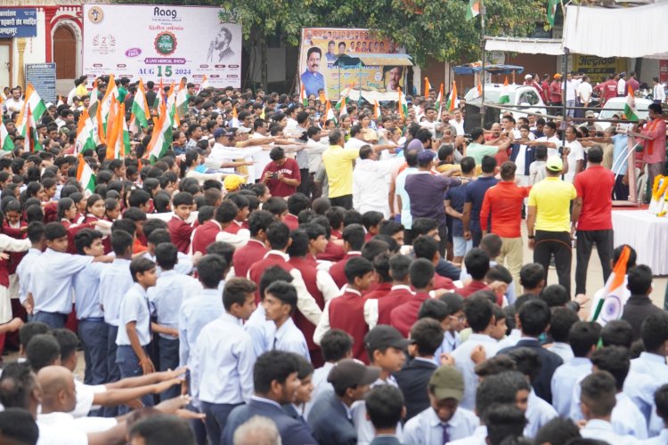 आजादी पर्व के पहले स्वतंत्रता-तिरंगा दौड़ का हुआ आयोजन, जन प्रतिनिधि ,प्रशासनिक अधिकारी स्कूली बच्चे,और नागरिकों ने लगाई दौड़