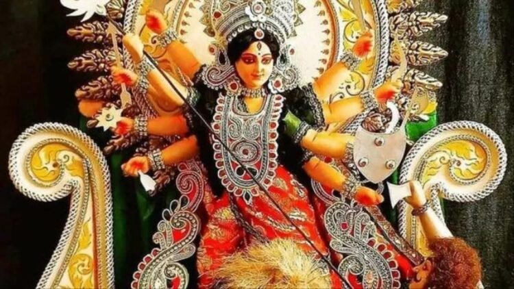 BREAKING: छत्तीसगढ़ में दुर्गा पूजा समितियों को स्वास्थ्य मंत्री ने दिए 8 लाख रुपये