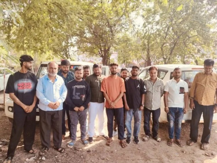 52 परियों के साथ इश्क लड़ा रहे थे दीवाने, जब पुलिस पहुंची तो उड़ गए होश, 12 जुआरी गिरफ्तार, लाखों रूपए जब्त...