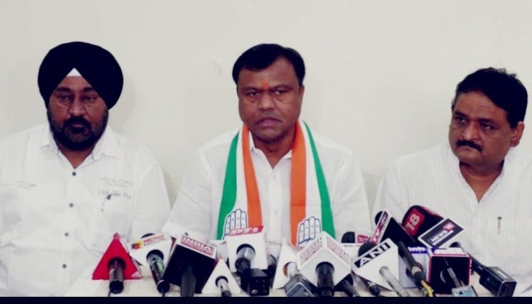 पीसीसी अध्यक्ष दीपक बैज की पत्रकारों से चर्चा : 11 माह में छोटे-बड़े सभी व्यापारियों से जीएसटी की जांच के नाम पर प्रताड़ित किया जा रहा - कांग्रेस