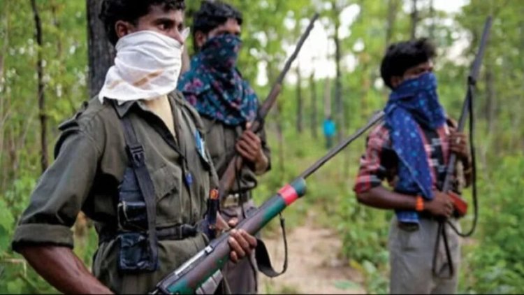 CG : नक्सलियों ने जनअदालत लगाकर ग्रामीण को उतारा मौत के घाट, इलाके में दहशत का माहौल..!!