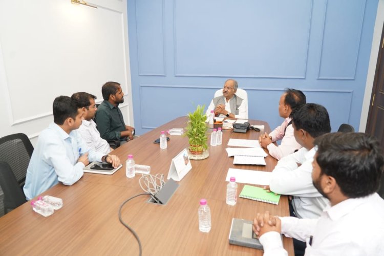 राजधानी में यातायात को सुगम बनाने सांसद बृजमोहन ने ली महत्वपूर्ण समीक्षा बैठक , अधिकारियों को दिए उचित दिशा-निर्देश