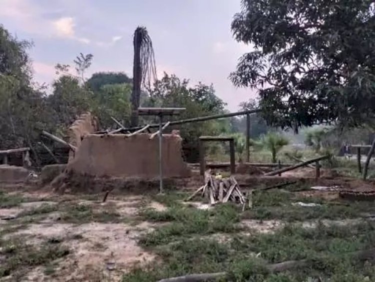 CG - नक्सली कमांडर हिड़मा नहीं बचा सका अपना घर, ग्रामीणों ने तोड़ा हिड़मा का घर, पहली बार दिखी ऐसी हिम्मत