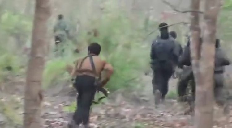 Naxalite-Police Encounter: बीजापुर मुठभेड़ में 10-12 नक्सलियों के मारे जाने की खबर..