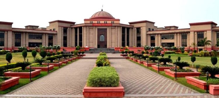 CG : सरकारी कर्मचारियों के हित में हाईकोर्ट का बड़ा फैसला, इन कर्मचारियों से नहीं की जा सकेगी वसूली