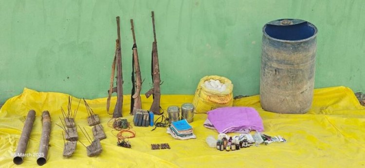 CG : सर्चिंग के दौरान जवानों को बड़ी सफलता, भारी मात्रा में बंदूक और विस्फोटक सामाग्री किया बरामद