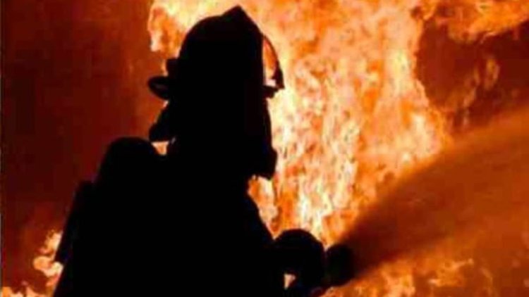 ब्रेकिंग : पटाखा गोदाम में लगी भीषण आग, 3 बच्चों समेत पांच लोगों की हुई मौत, इलाके में मचा हड़कंप