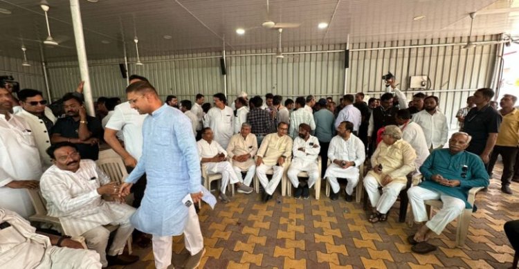 भूपेश बघेल के निवास पर कांग्रेसियों का जमावड़ा , विधानसभा का बहिष्कार कर कांग्रेसी भिलाई के लिए रवाना..