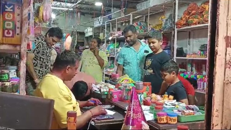 CG : बस्तर में होली की रौनक फीकी, बाजारों में नहीं दिखी चहल-पहल