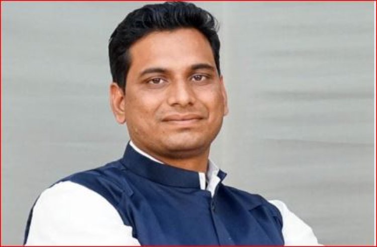 विधायक देवेंद्र यादव का बड़ा बयान, सरकार की नीति स्पष्ट नहीं, विपक्ष को डराने का कर रही है काम