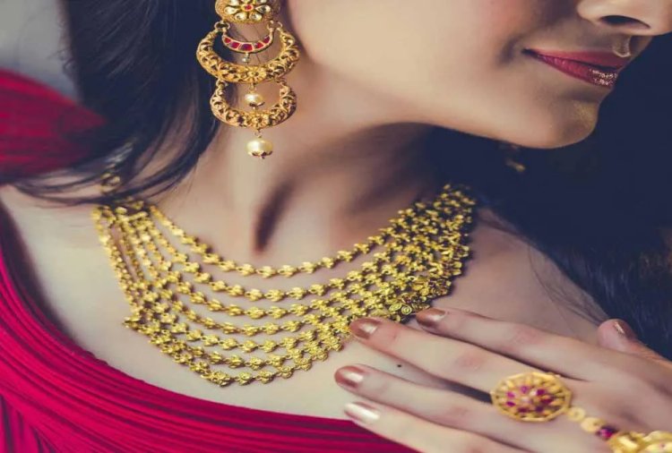 Gold Price Today: मार्केट छोड़िए... देख लीजिए सोने का ताजा भाव, इतनी बढ़ गई है कीमत
