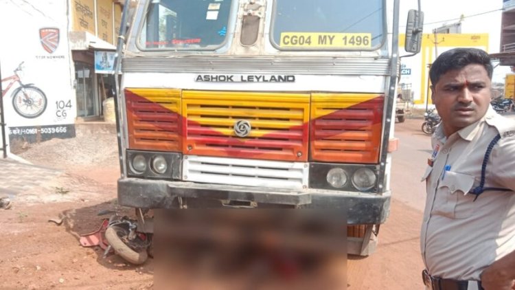 ब्रेकिंग न्यूज़ : ट्रक की चपेट में आने से स्कूटी सवार एक व्यक्ति की मौके पर दर्दनाक मौत, दूसरा घायल
