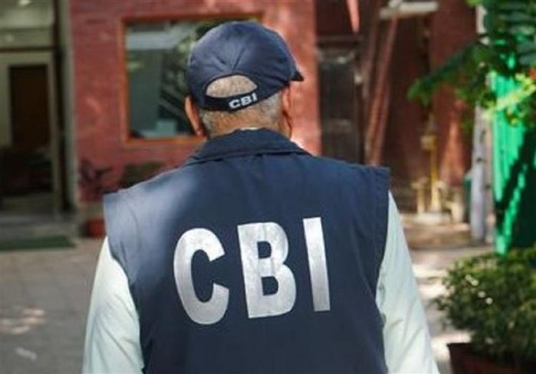 CBI Raid : पूर्व CM के OSD के घर फिर पहुंची CBI की टीम, छानबीन जारी…