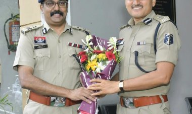 सुन्दरराज पट्टलिंगम ने एनआईए में प्रतिनियुक्ति पर जाने से पहले नए आईजी को सौंपी बस्तर की जिम्मेदारी, बद्रीनारायण मीणा ने संभाली आईजी की कमान, मिशन-2026 को आगे बढ़ाने का संकल्प